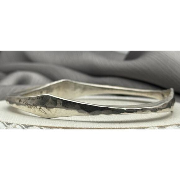 Retired James Avery Las Martilbalos Hammered Bangle Bracelet 39.73G/7.5in - Picture 1 of 7